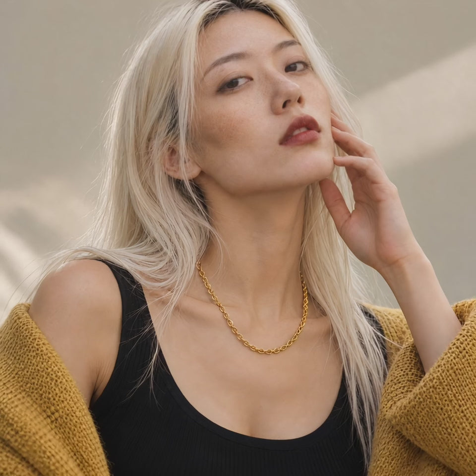 yellow gold lip link chain necklace 
