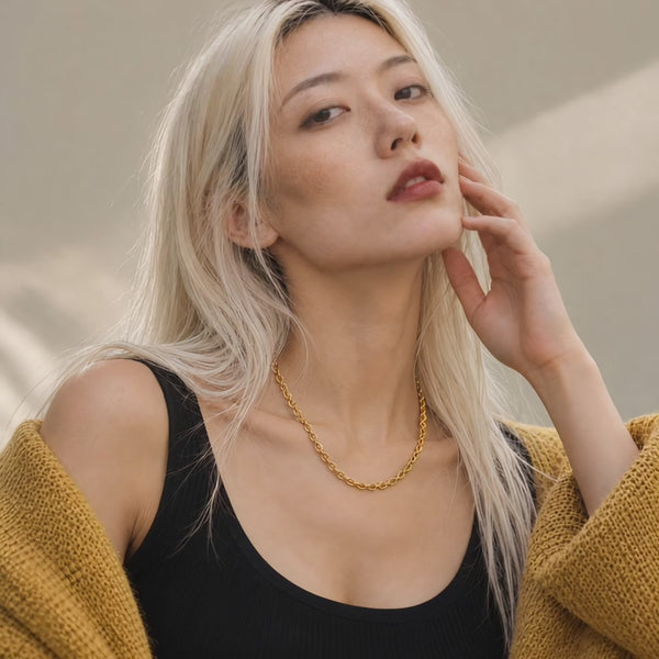 yellow gold lip link chain necklace 
